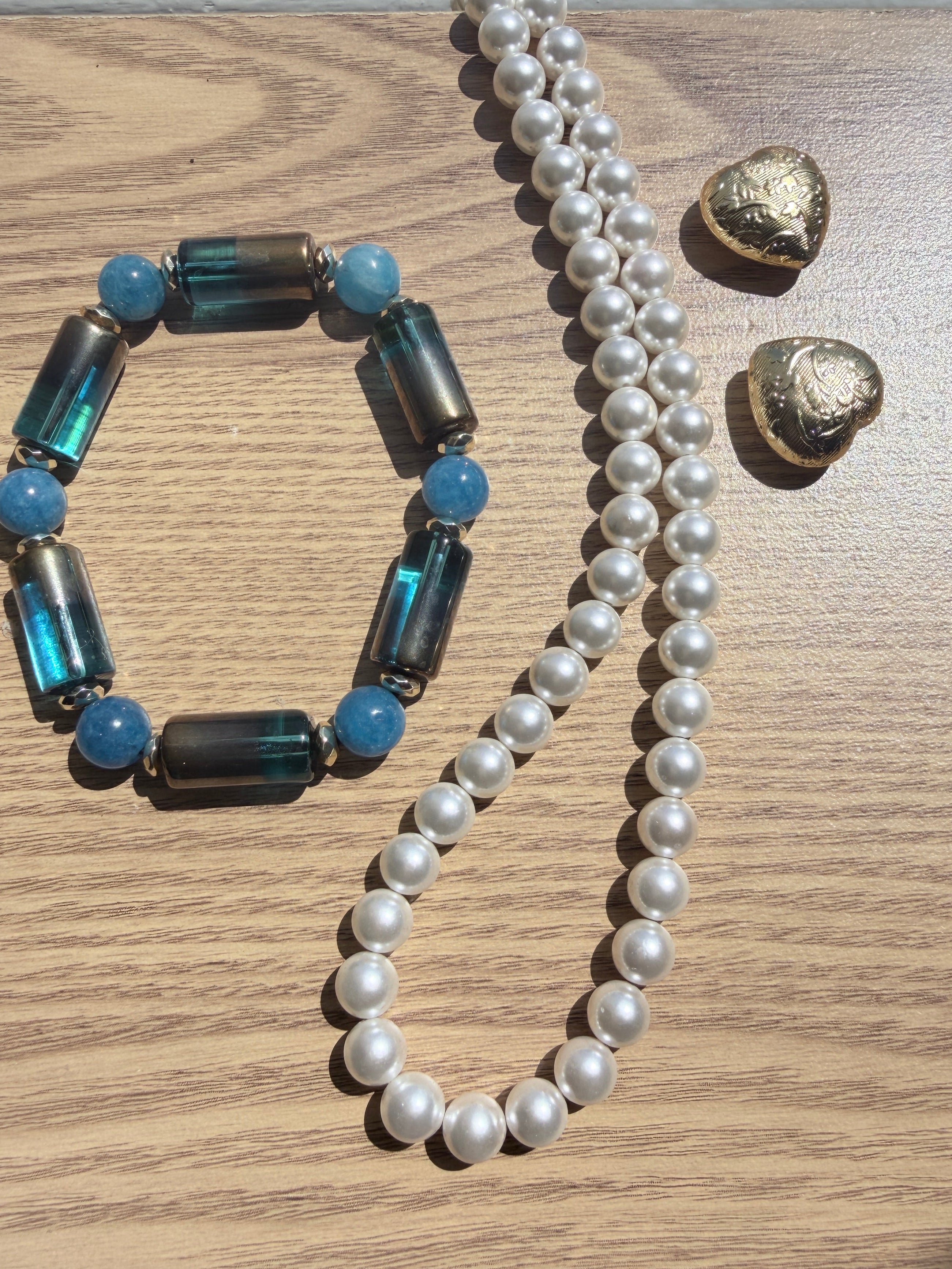 Dodger Blue Agate & Electroplate Glass Bead Bracelet