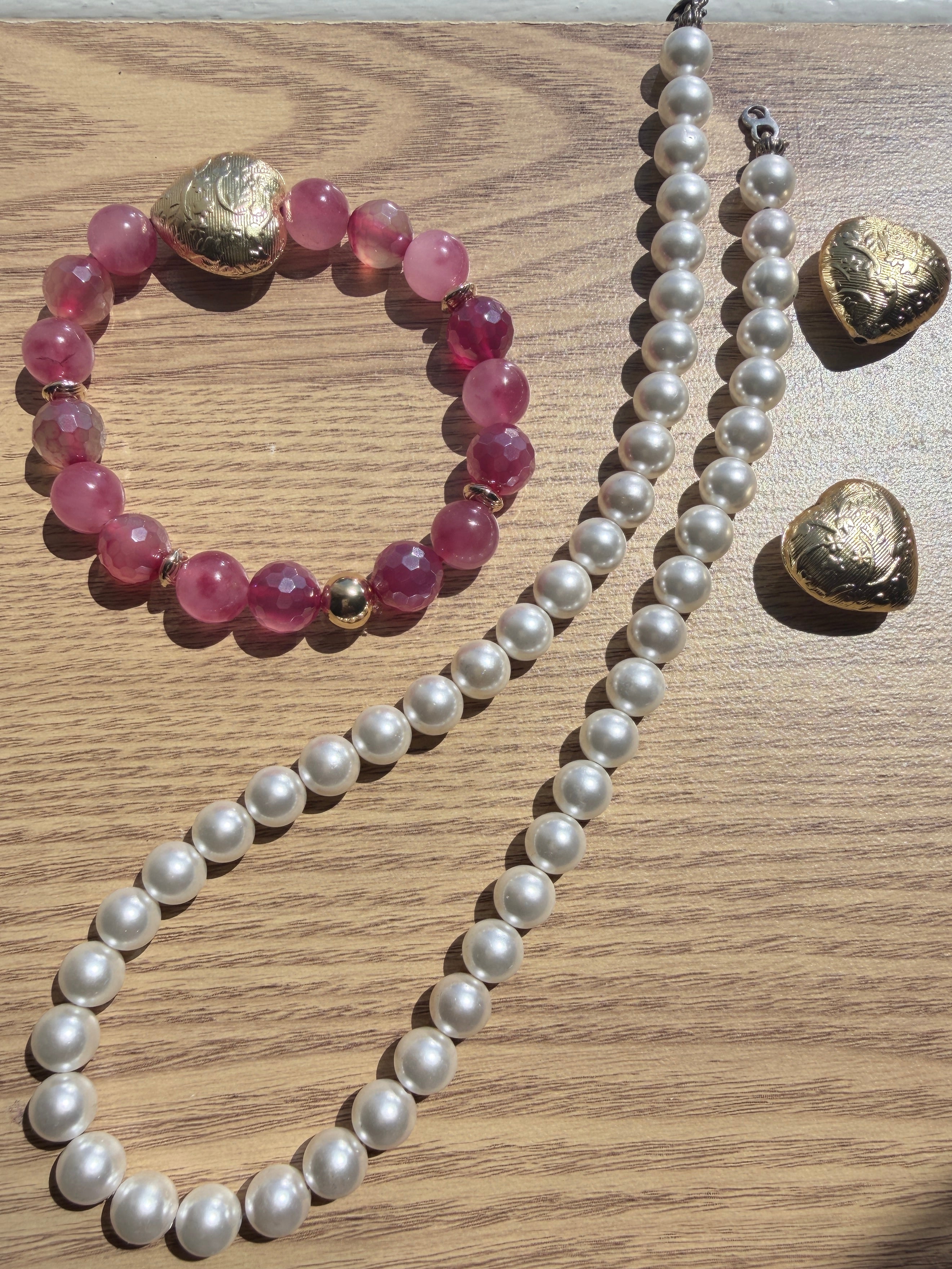 Strawberry Agate & Gold Heart Bracelet